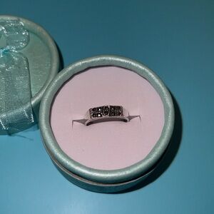 Sterling Silver Vintage ring marked 925 Size 6